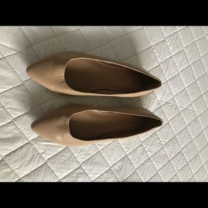 Ann Taylor flats